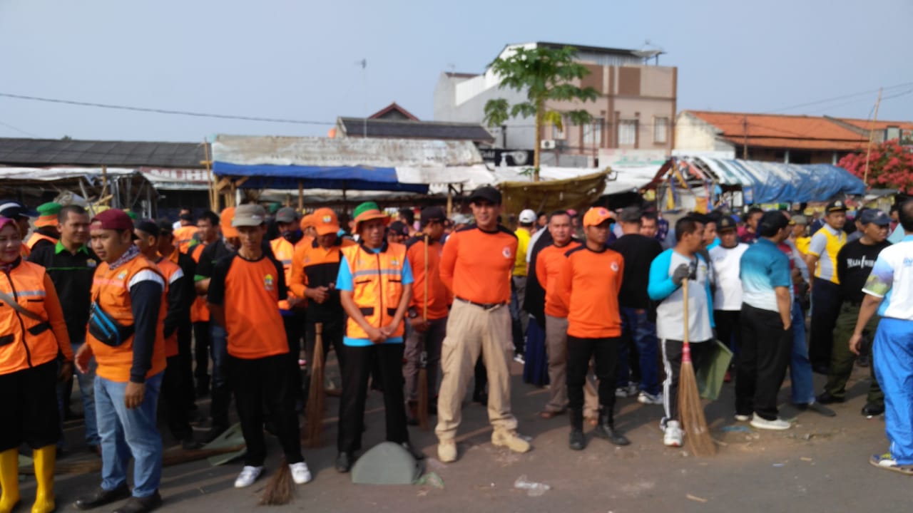 Jumat Bersih di Pasar Rau Kota Serang