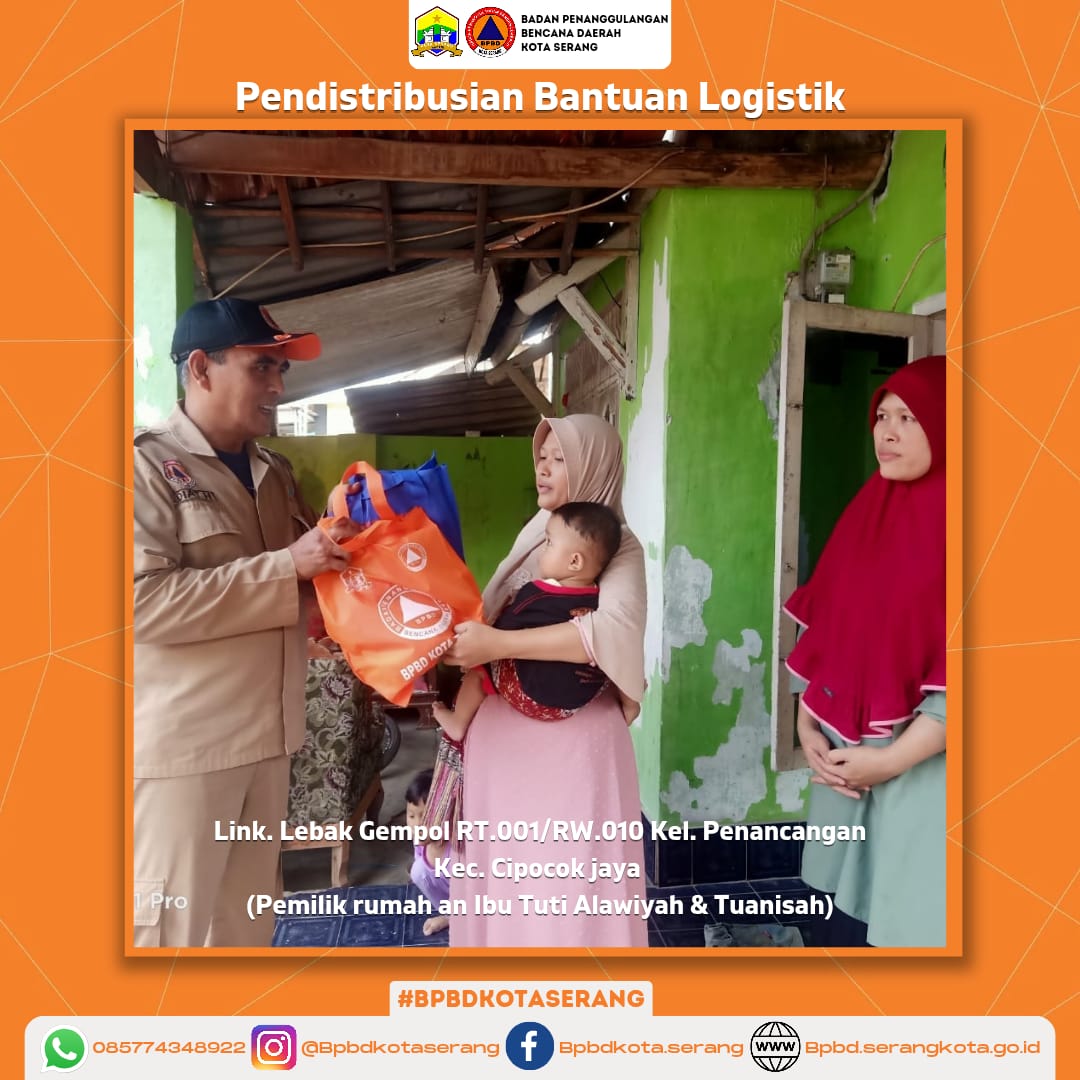 Pendistribusian Dua Bantuan Logistik untuk Korban Rumah Roboh
